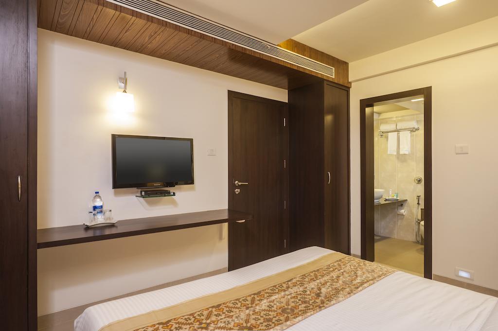 Vinstar Serviced Apartments Хинджавади Номер фото